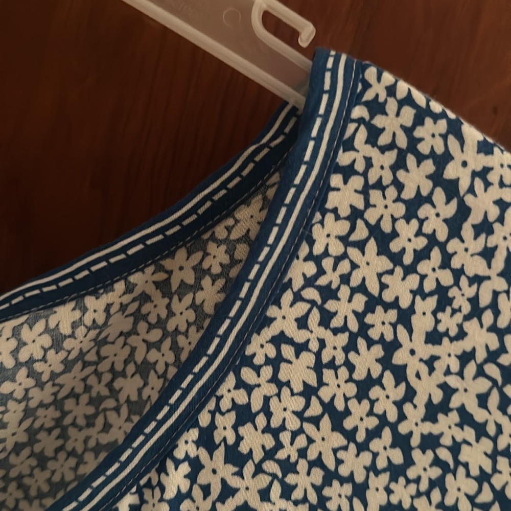 Blouse - Picture 2 of 4